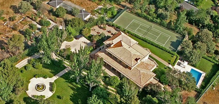 Семейство Бекъм продаде луксозното си имение в Мадрид