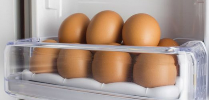 Защо в повечето хладилници тавата с яйца има 8 отделения, а не 10