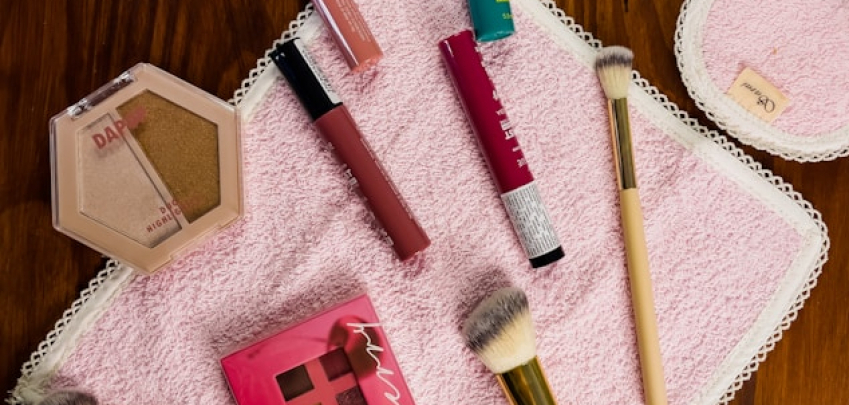 Това е най-лесният начин да почистите петна от грим