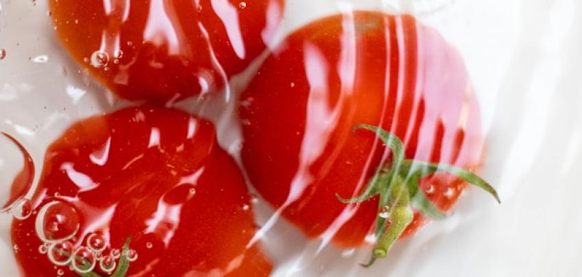 Най-ефективните трикове за почистване на петна от домати