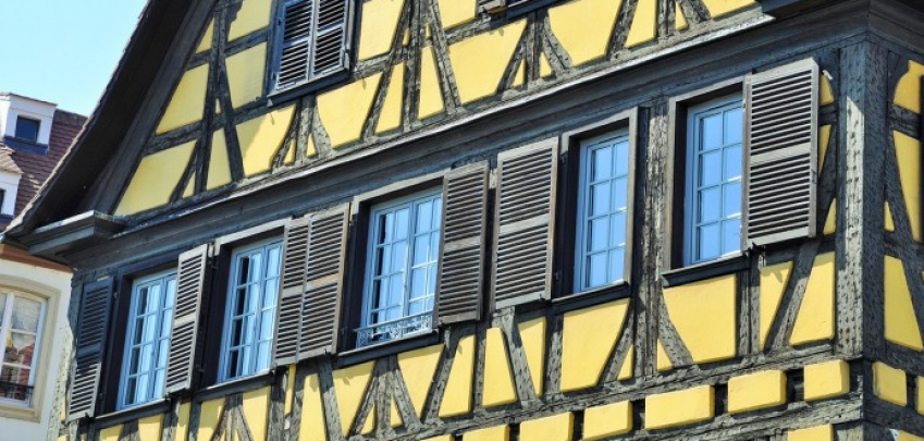 Защо преди са слагали капаци на прозорците, а днес са станали декоративни