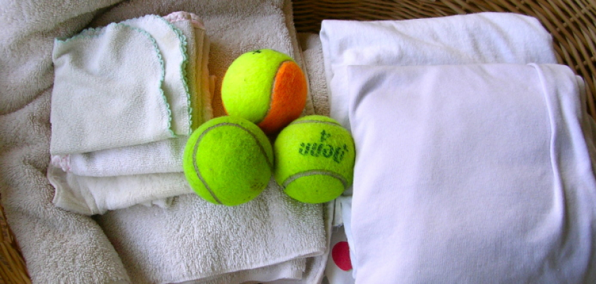 3 причини да сложите тенис топки в пералнята