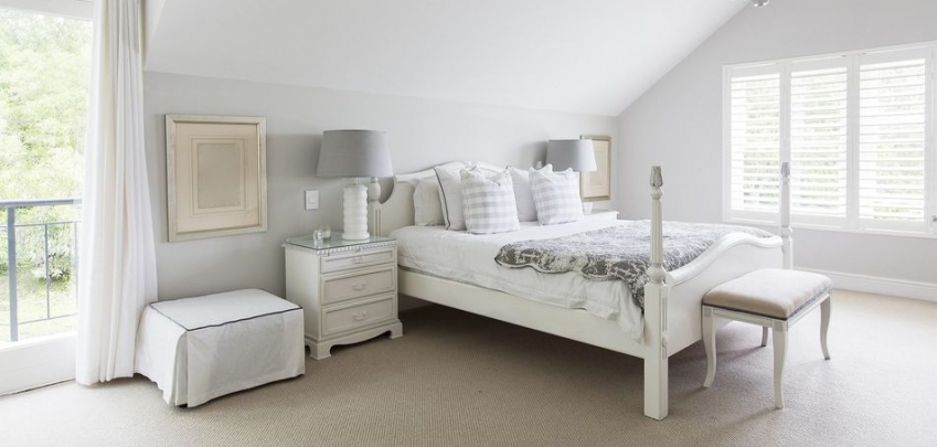 Как да декорираме спалнята в бяло 
