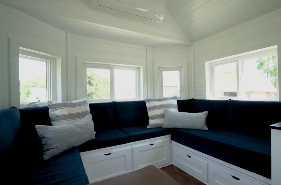 Умен мини-дом доказва, че 19 м² могат да бъдат лукс