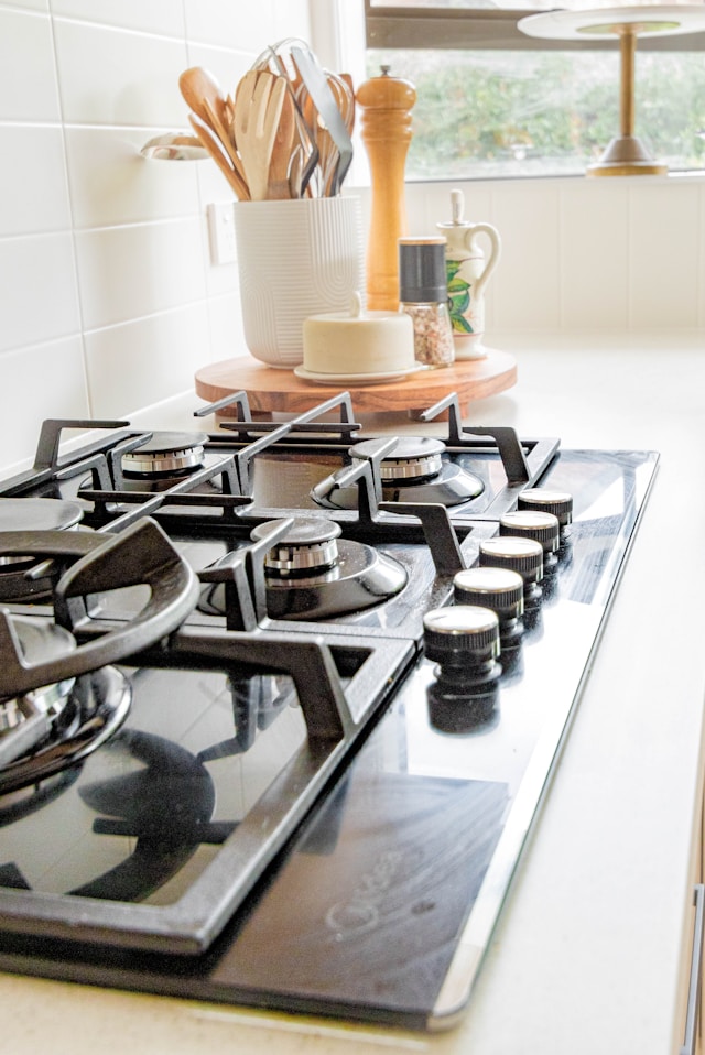 Как да почистите котлоните с оцет и да премахнете слоя мазнина