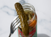 Изненадващо приложение на сока от кисели краставички