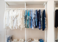 Как да подредите гардероба си по цветове и най-сетне да спрете хаоса