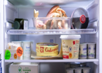 7 неща в хладилника, които е по-добре да изхвърлим още днес