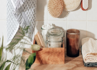 Защо да слагате сол в кутиите и лед в пералнята