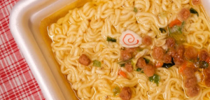 Защо кутиите за храна винаги пожълтяват